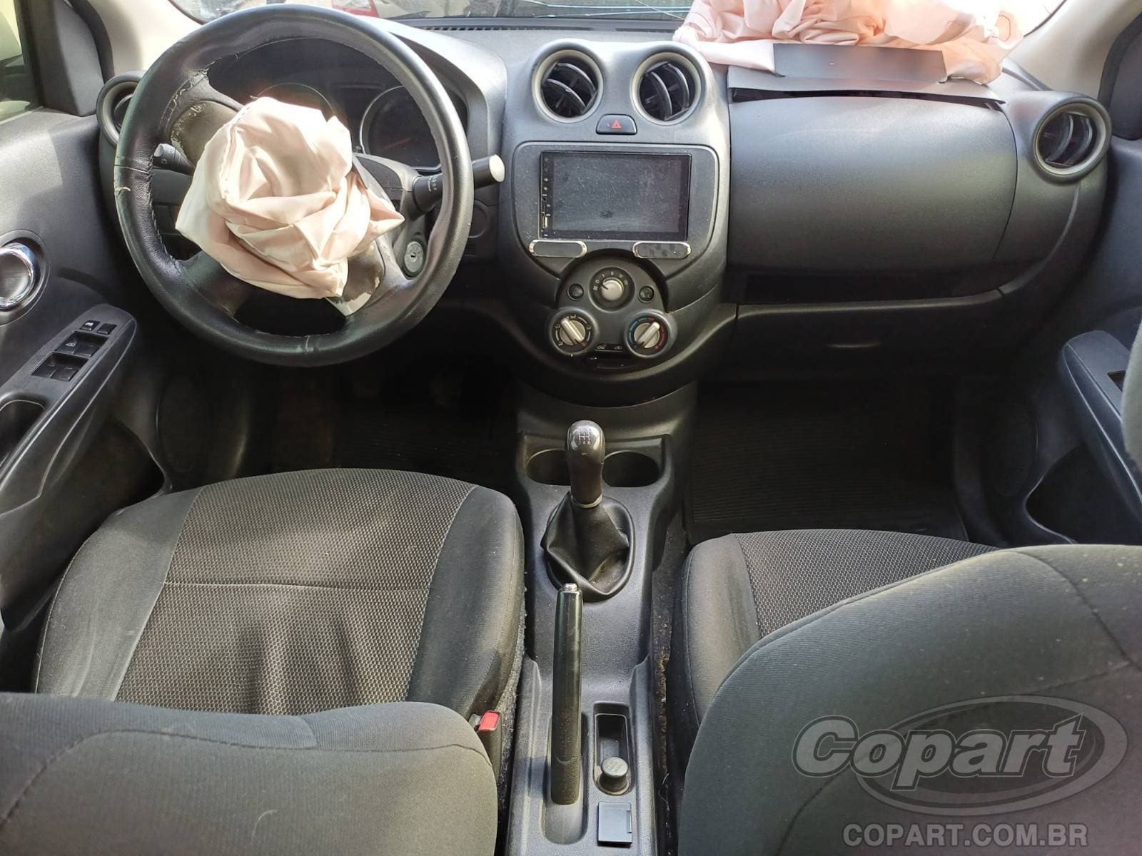 Nissan Versa 2014 — foto 9