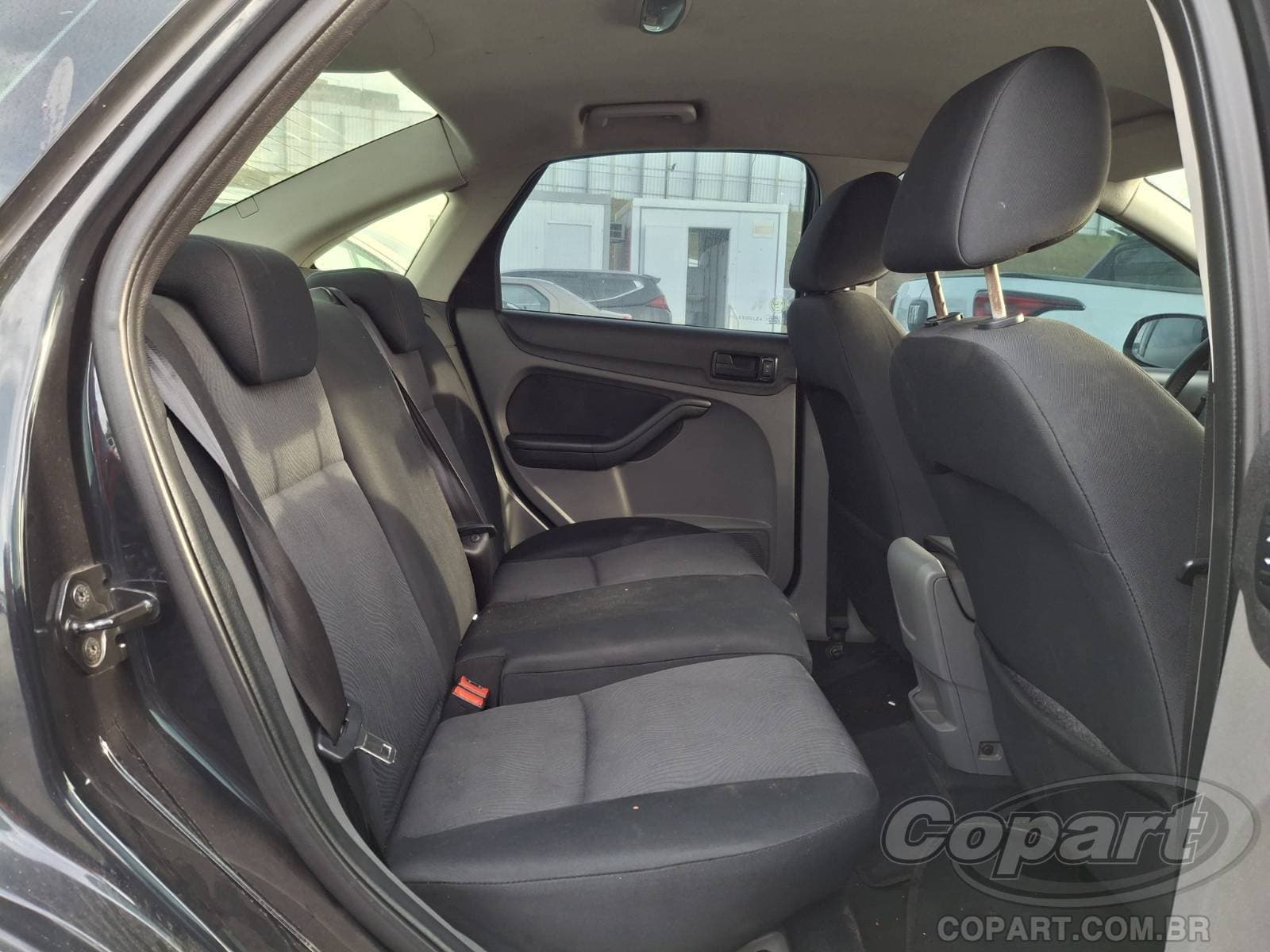 Ford Focus Sedan 2009 — foto 6