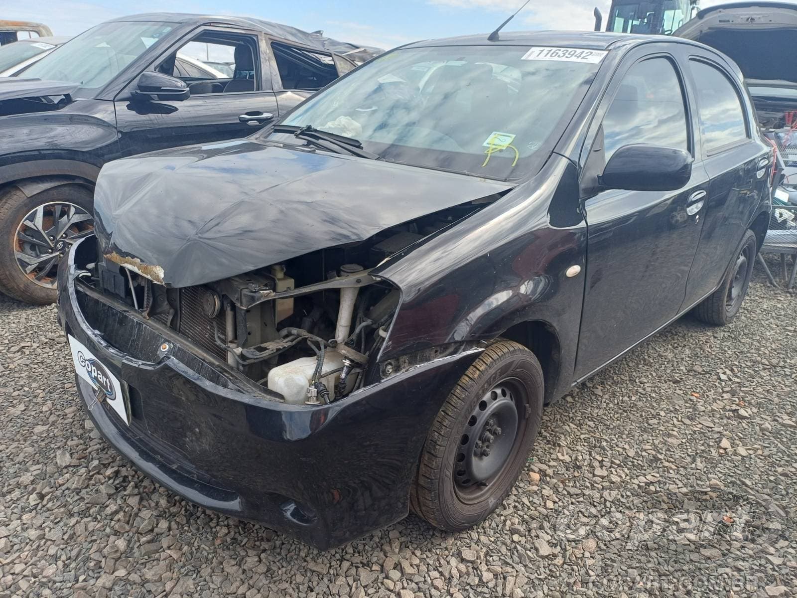 Toyota Etios 2013 — foto 2