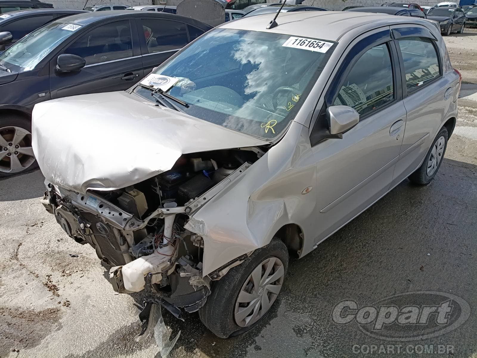 Toyota Etios 2018 — foto 2