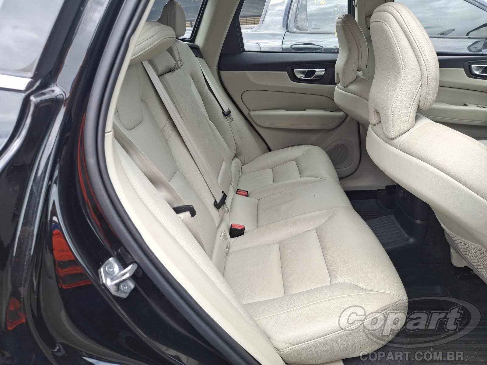 Volvo Xc60 2022 — foto 6