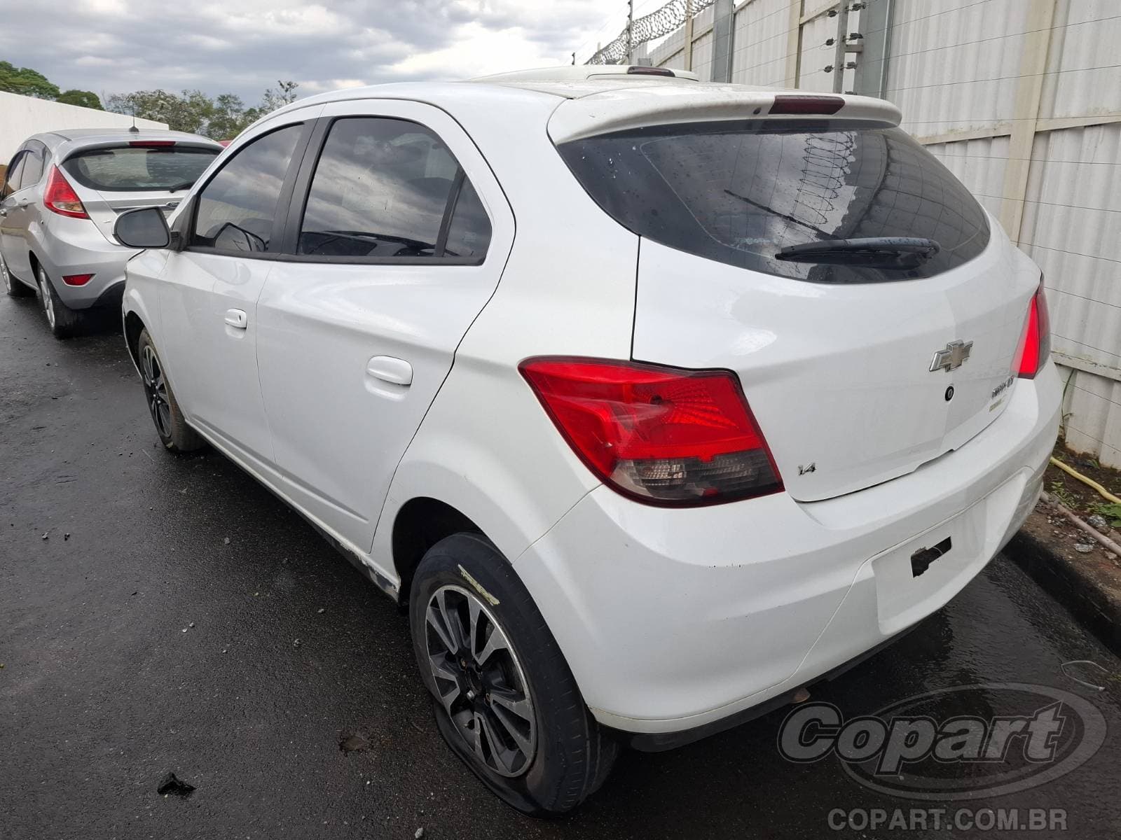 Chevrolet Onix 2015 — foto 3