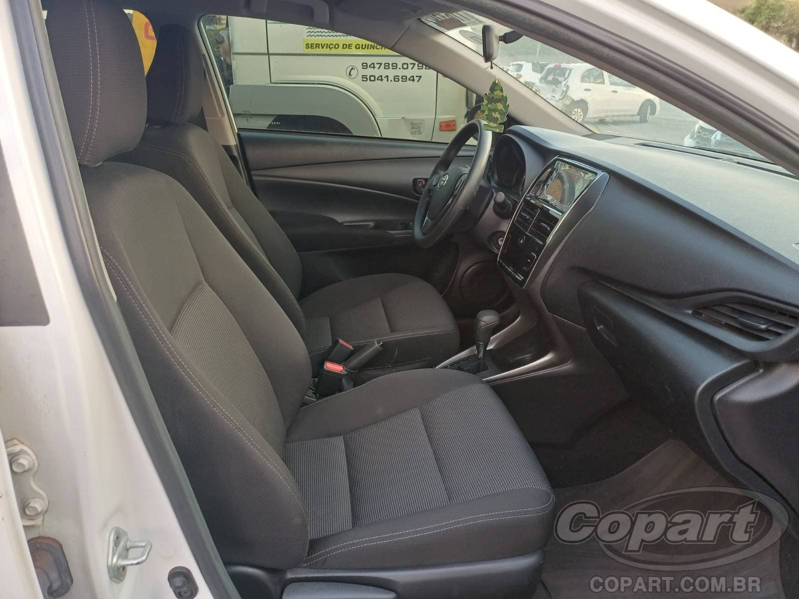 Toyota Yaris Seda 2023 — foto 5