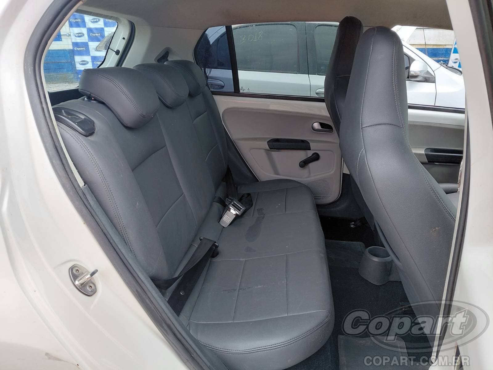 Volkswagen UP 2015 — foto 6