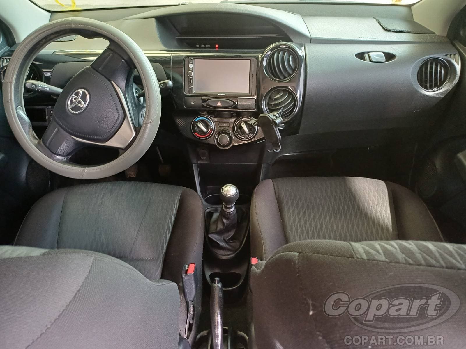 Toyota Etios 2018 — foto 9
