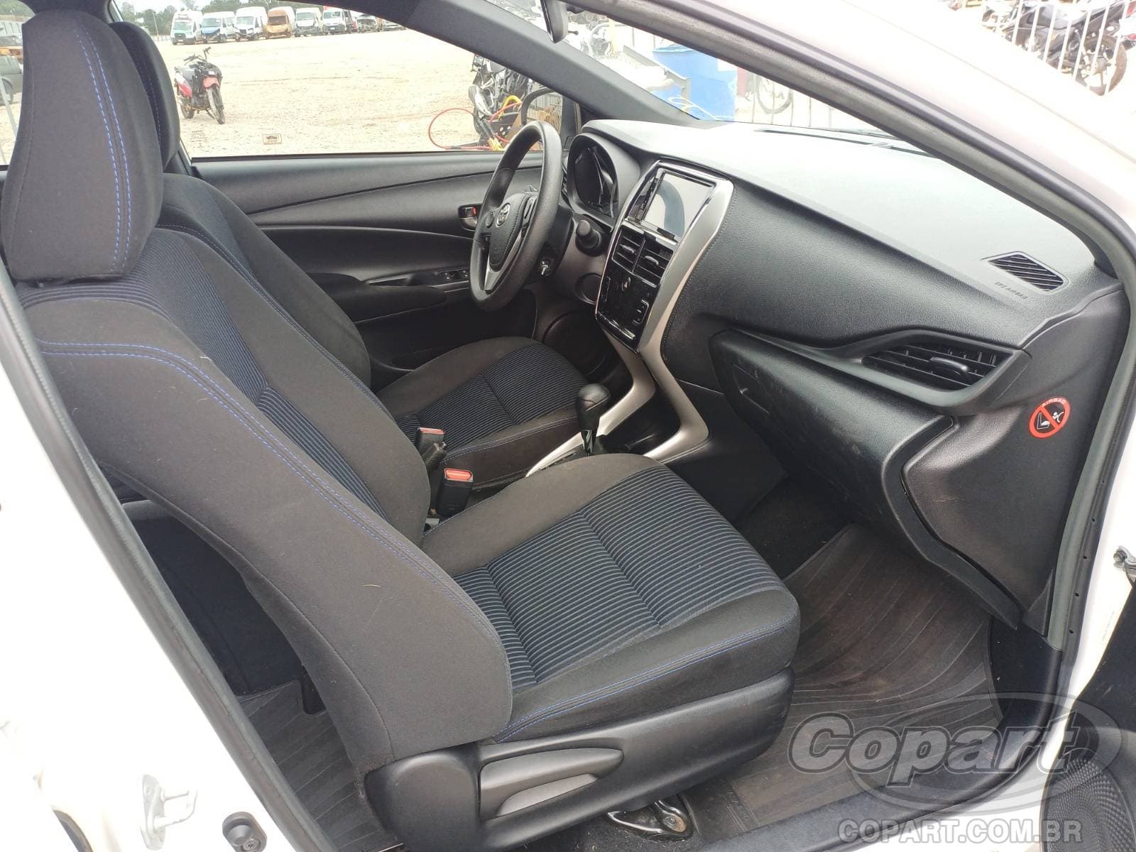 Toyota Yaris 2021 — foto 5