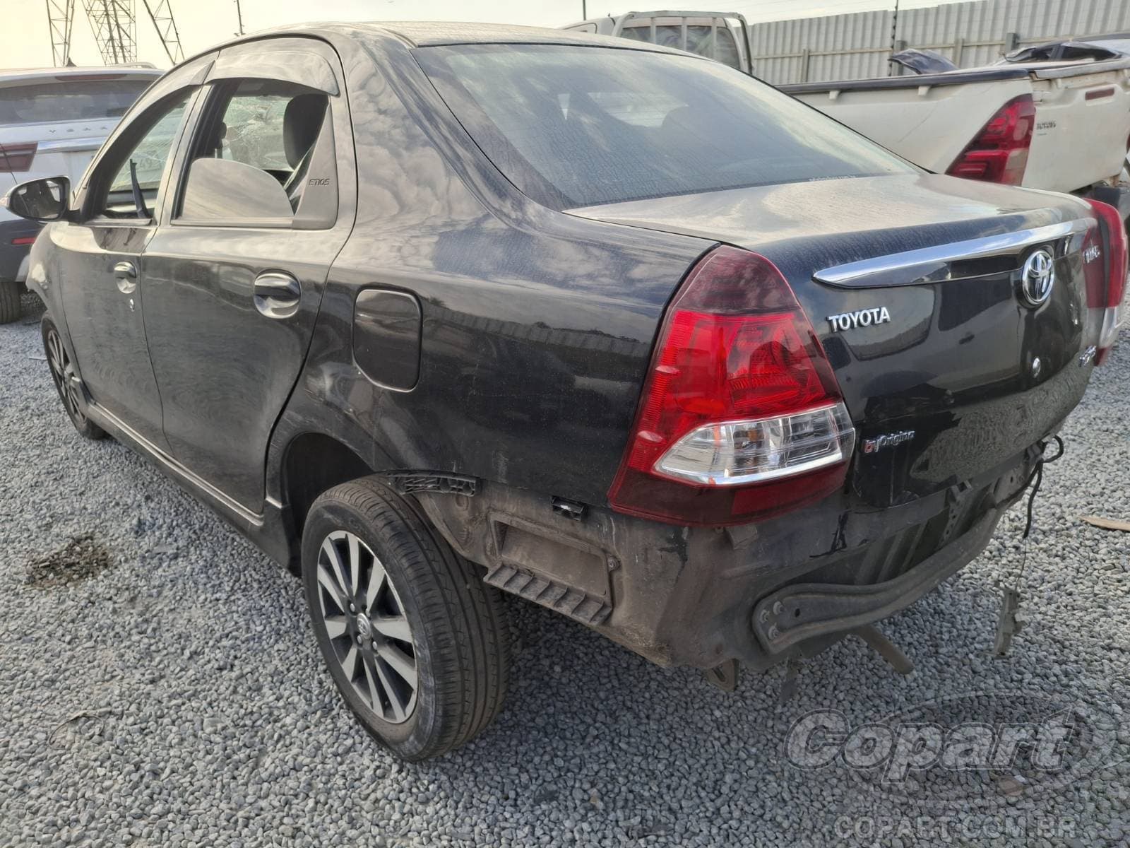 Toyota Etios Seda 2019 — foto 3
