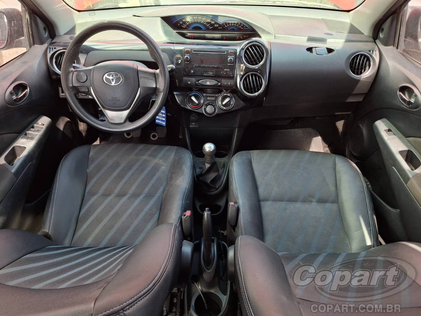 Toyota Etios 2016 — foto 9