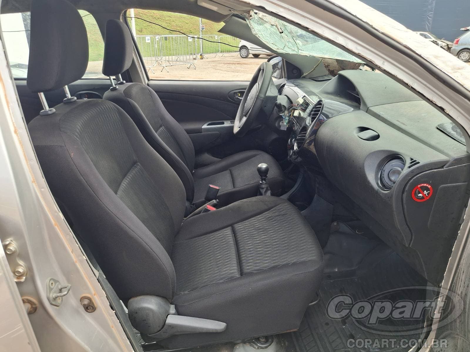 Toyota Etios 2018 — foto 5
