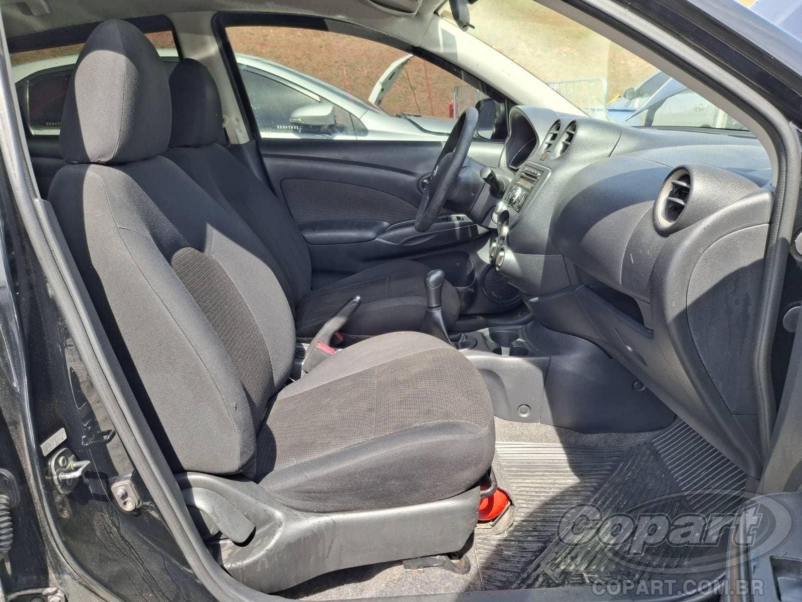Nissan Versa 2014 — foto 5