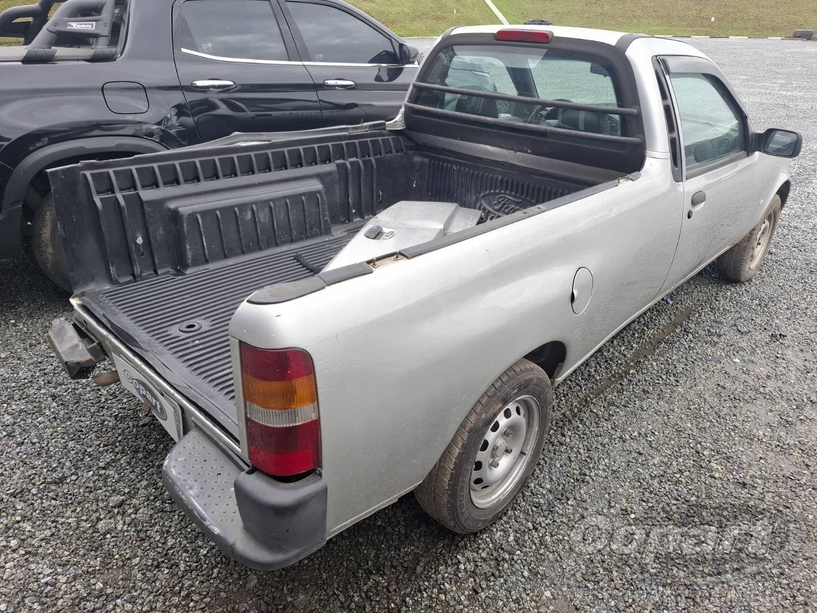 Ford Courier 2013 — foto 4