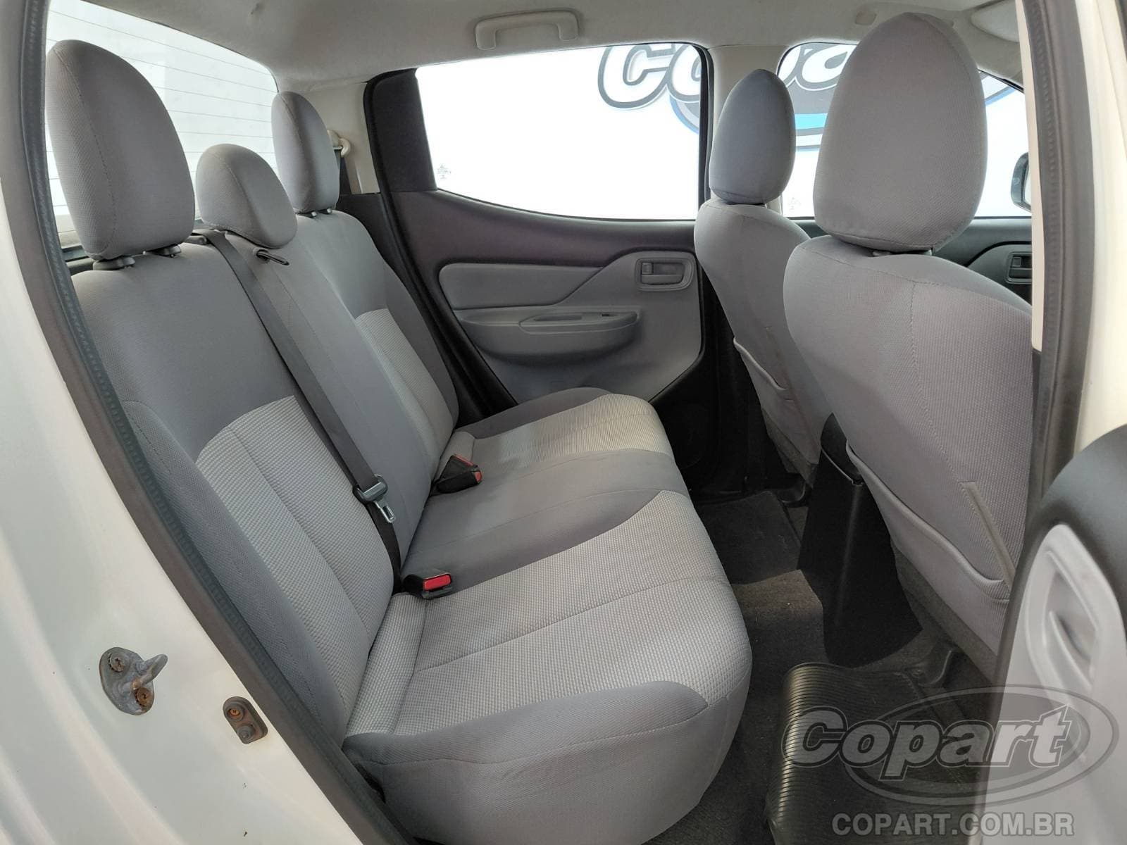 Mitsubishi L200 Triton 2023 — foto 6