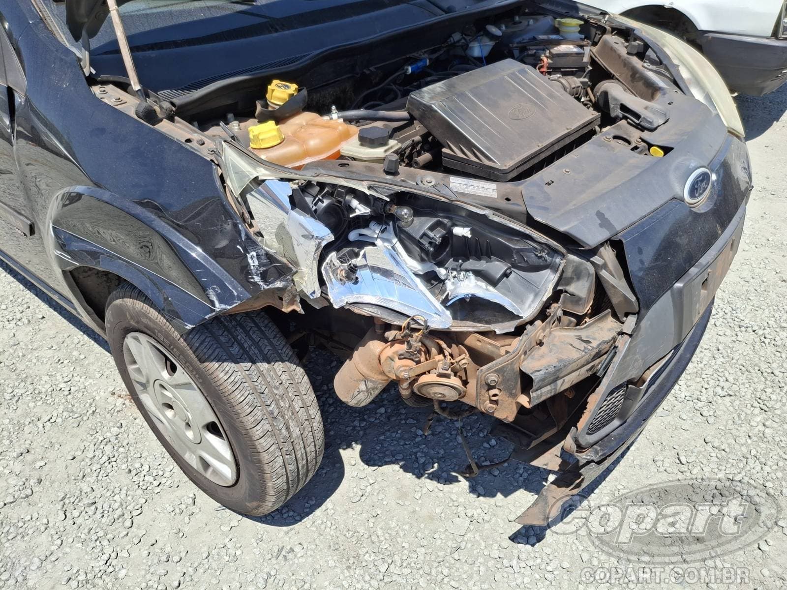 Ford Fiesta Sedan 2014 — foto 11