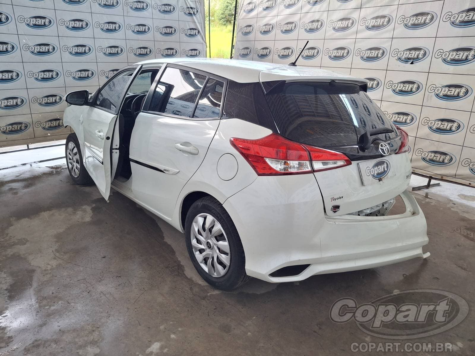 Toyota Yaris 2020 — foto 3