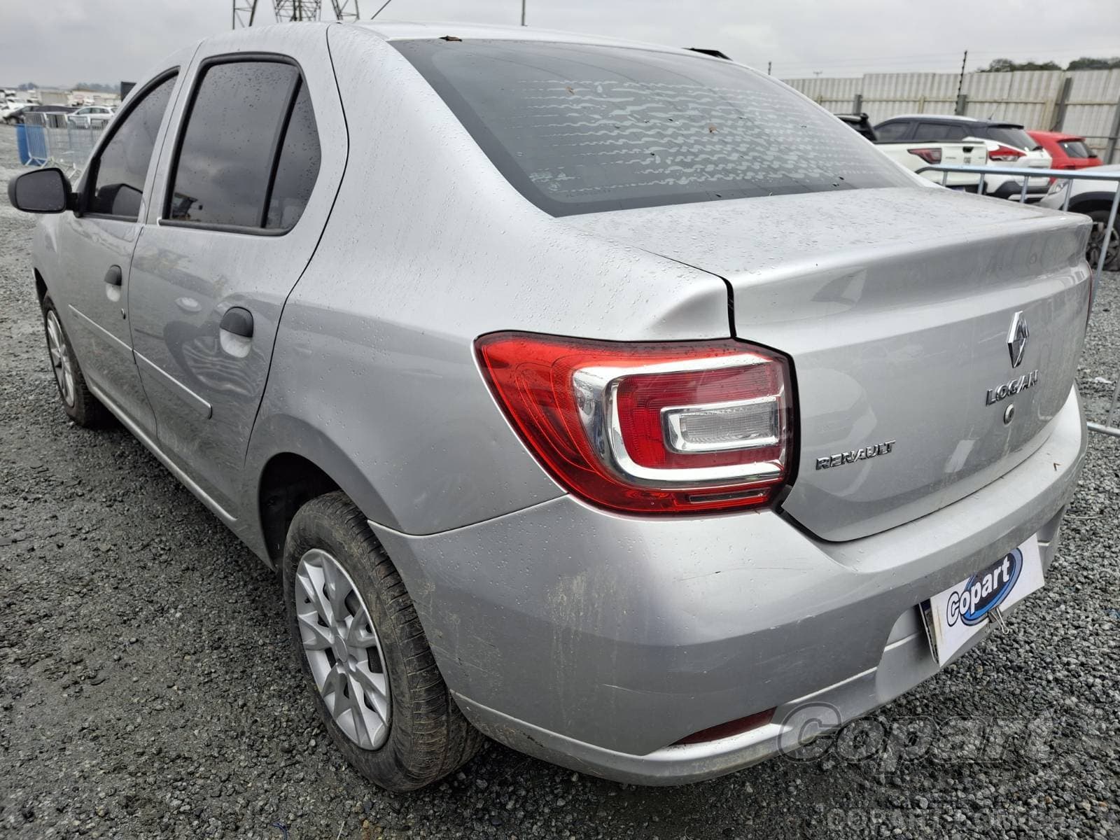 Renault Logan 2020 — foto 3