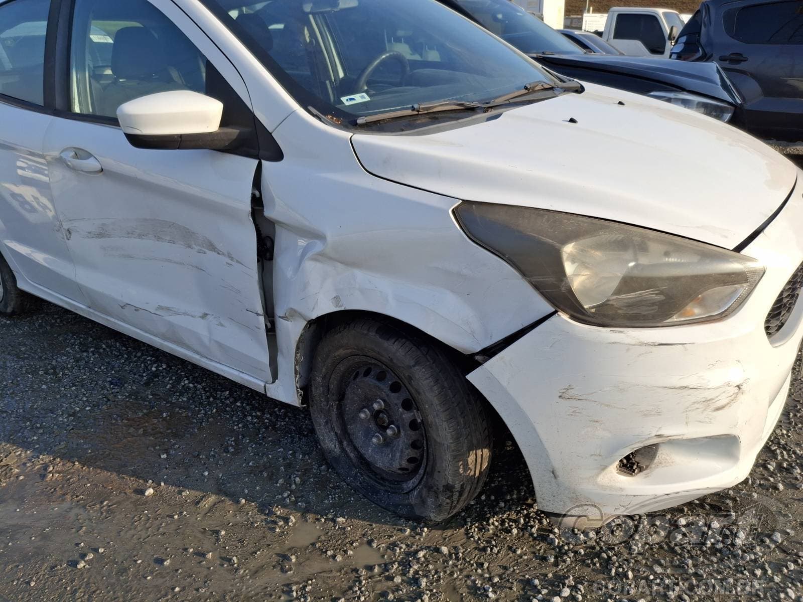 Ford KA 2015 — foto 13