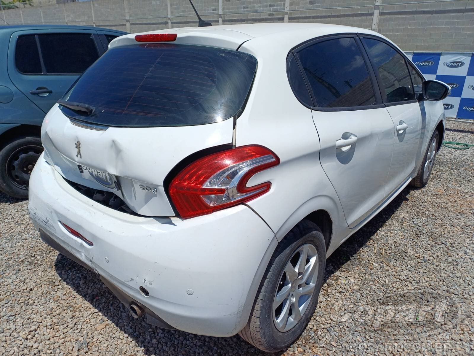 Peugeot 208 2015 — foto 4