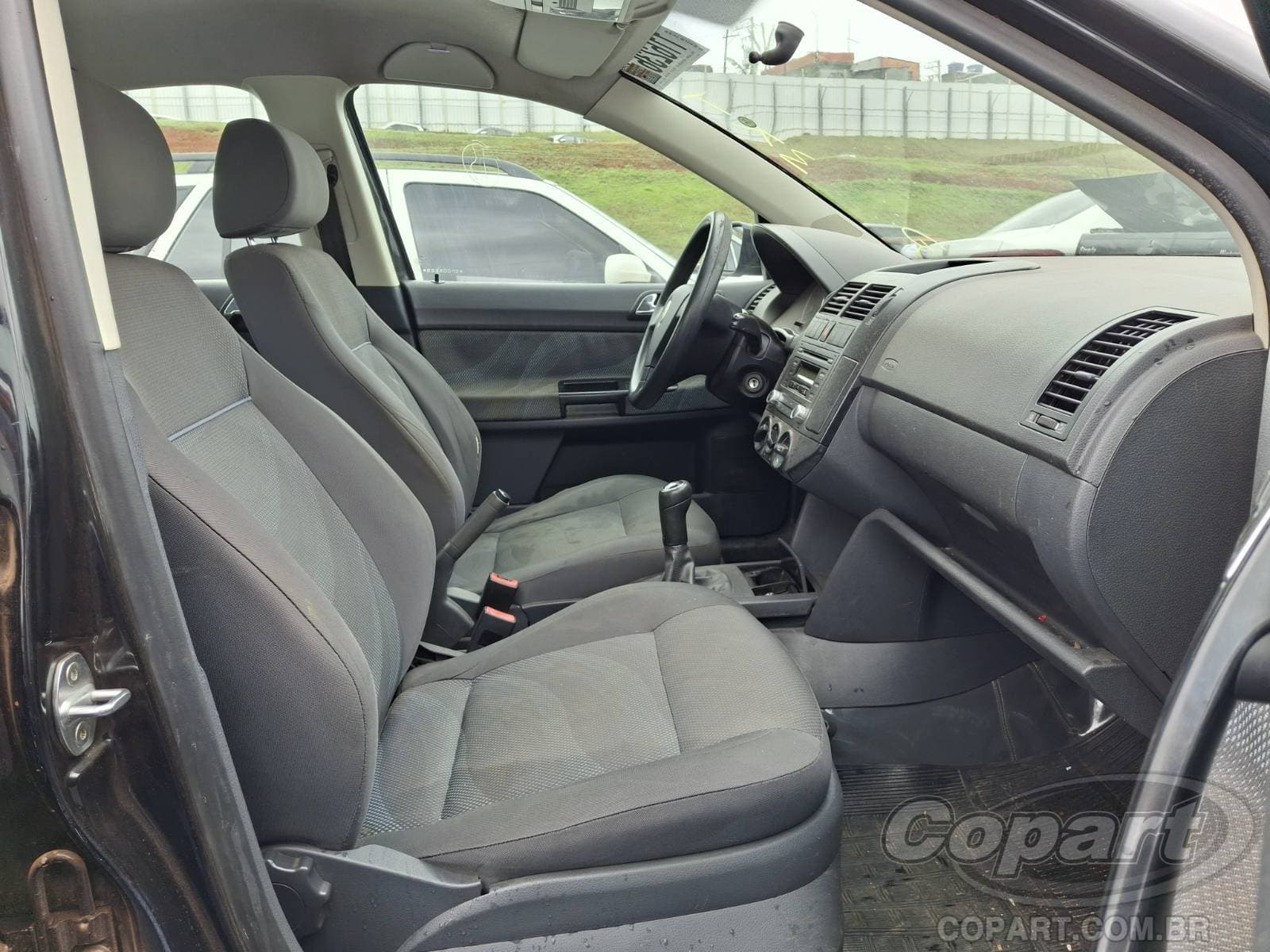 Volkswagen Polo Sedan 2011 — foto 5