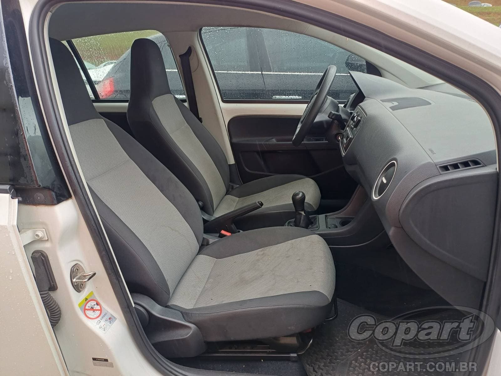Volkswagen UP 2015 — foto 5