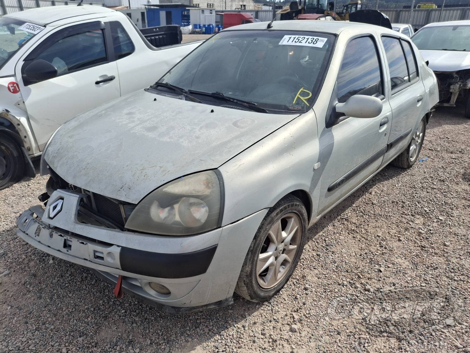 Renault Clio Sedan 2003 — foto 2