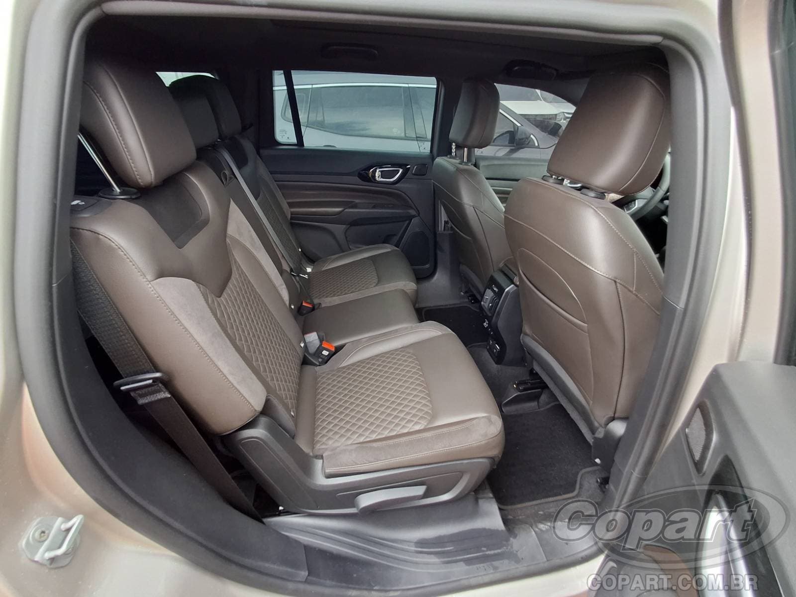 Jeep Commander 2023 — foto 6