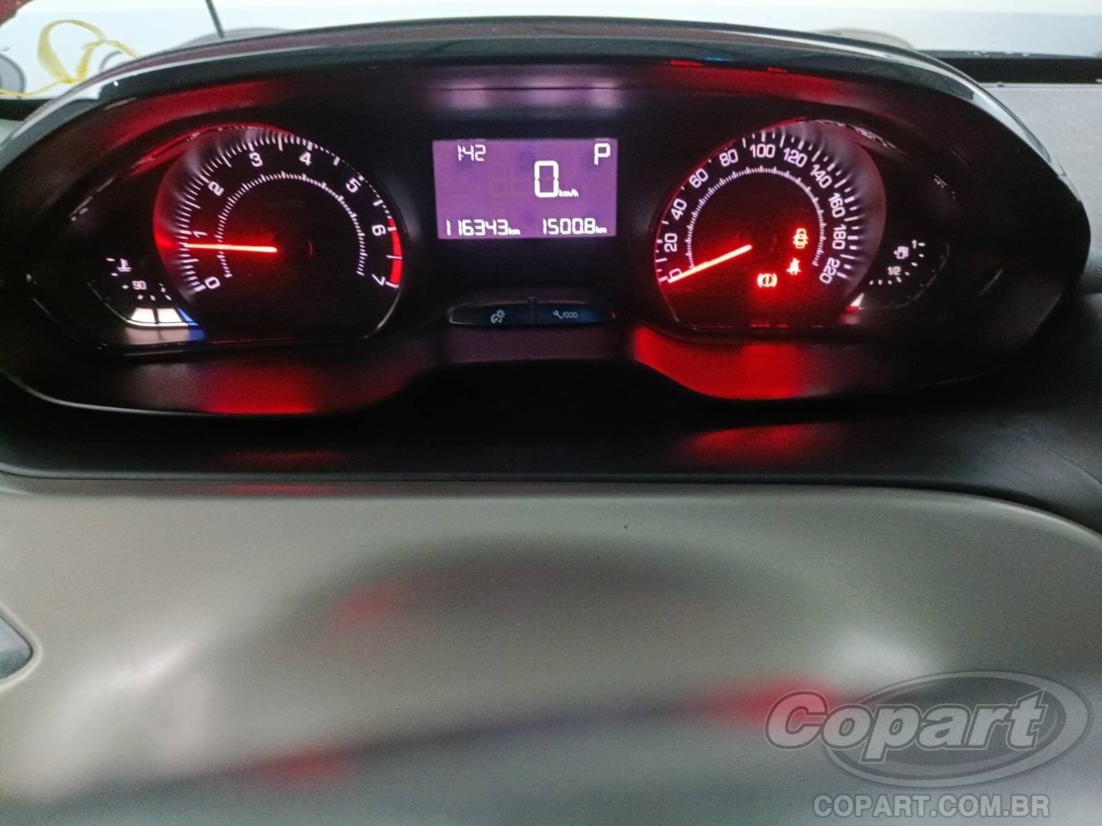 Peugeot 2008 2016 — foto 8