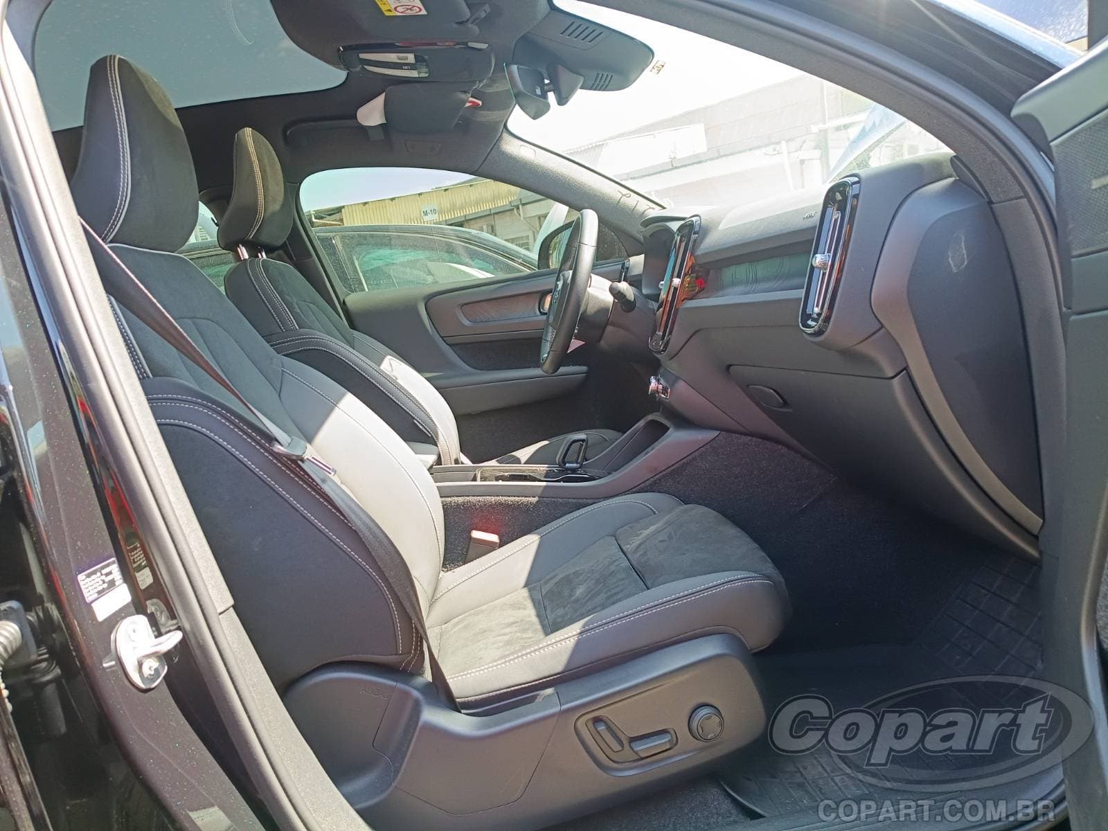 Volvo C40 2023 — foto 5