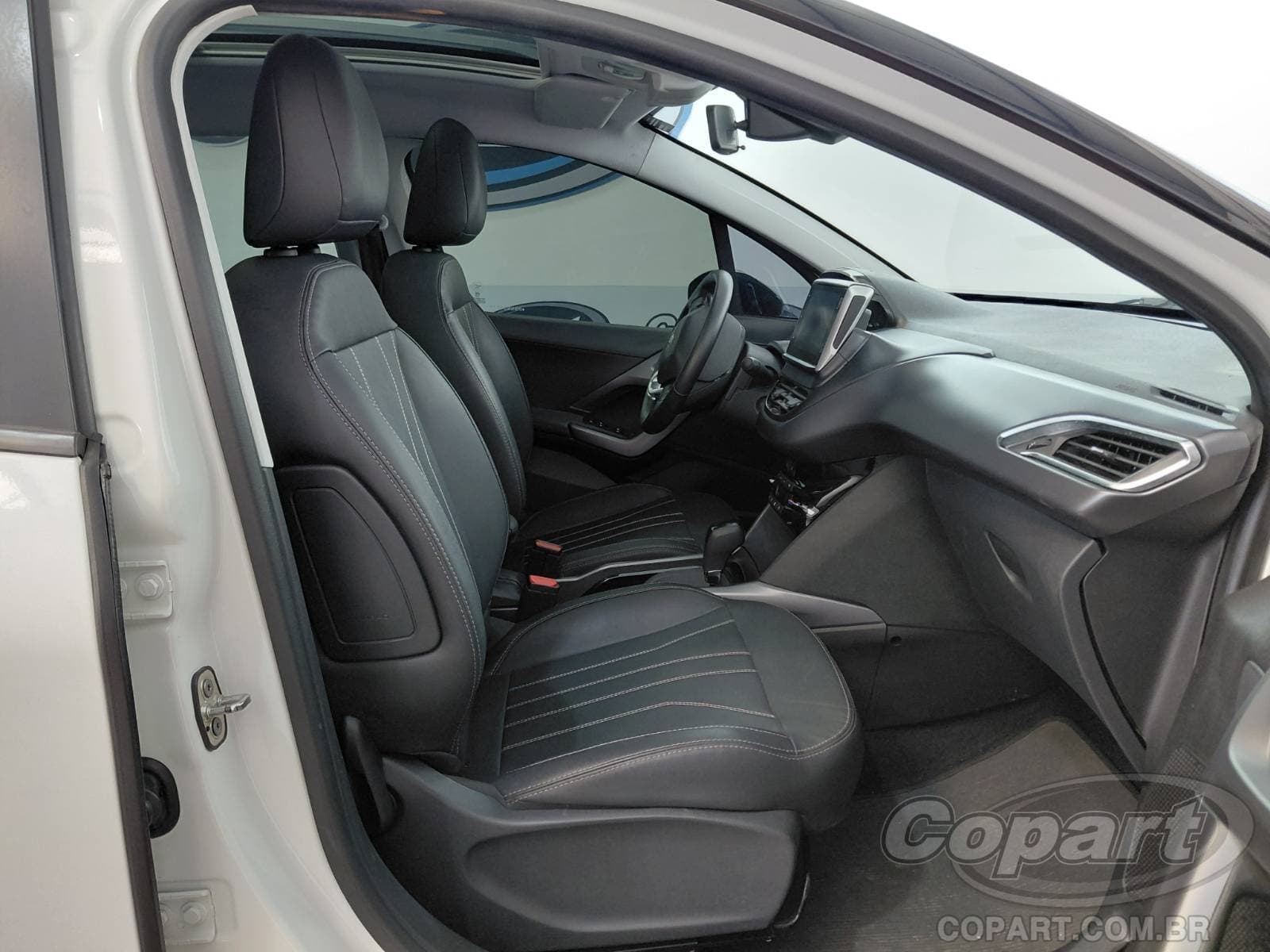 Peugeot 2008 2023 — foto 5