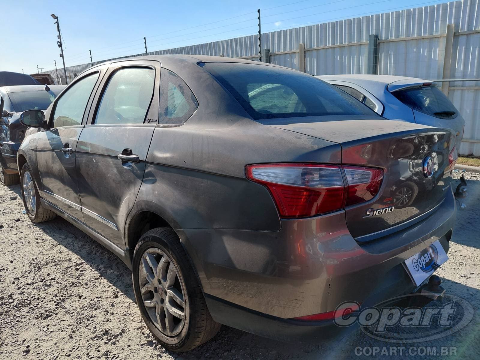 Fiat Grand Siena 2015 — foto 3