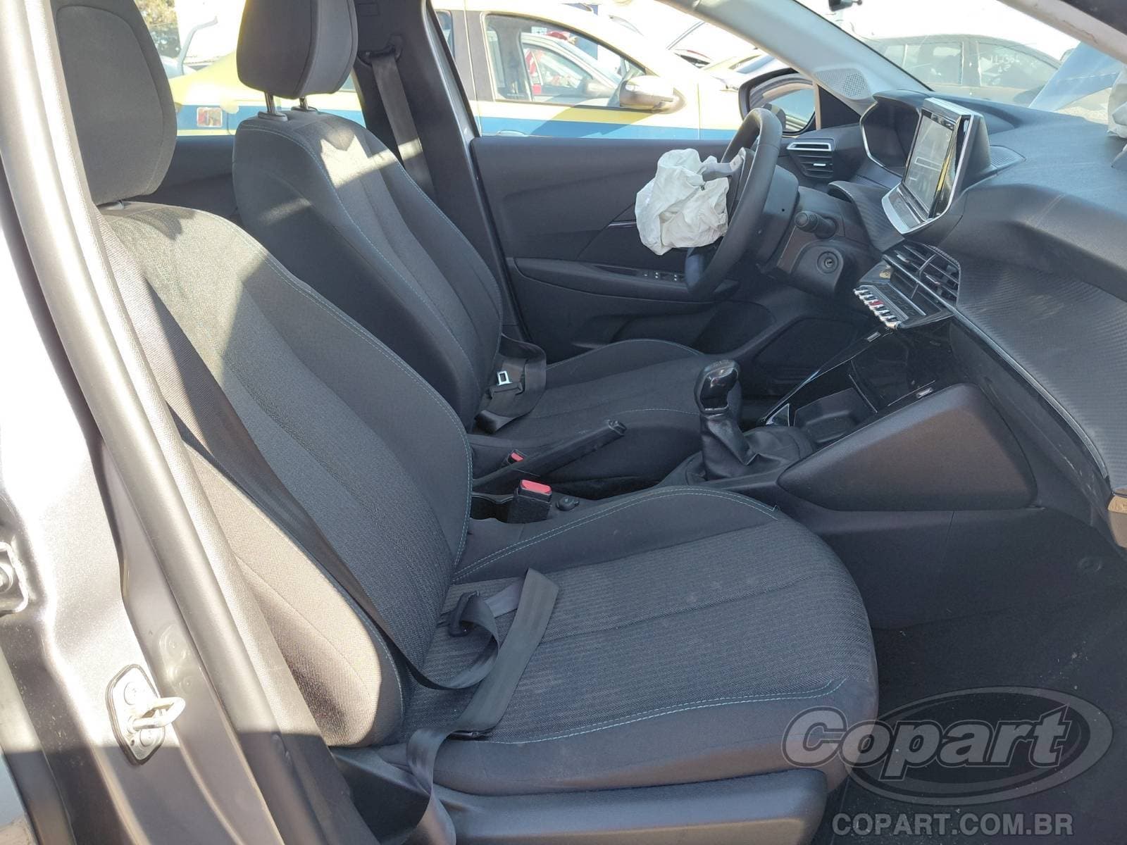 Peugeot 208 2023 — foto 5