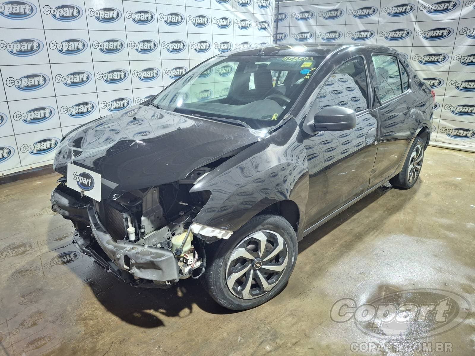Renault Logan 2020 — foto 2