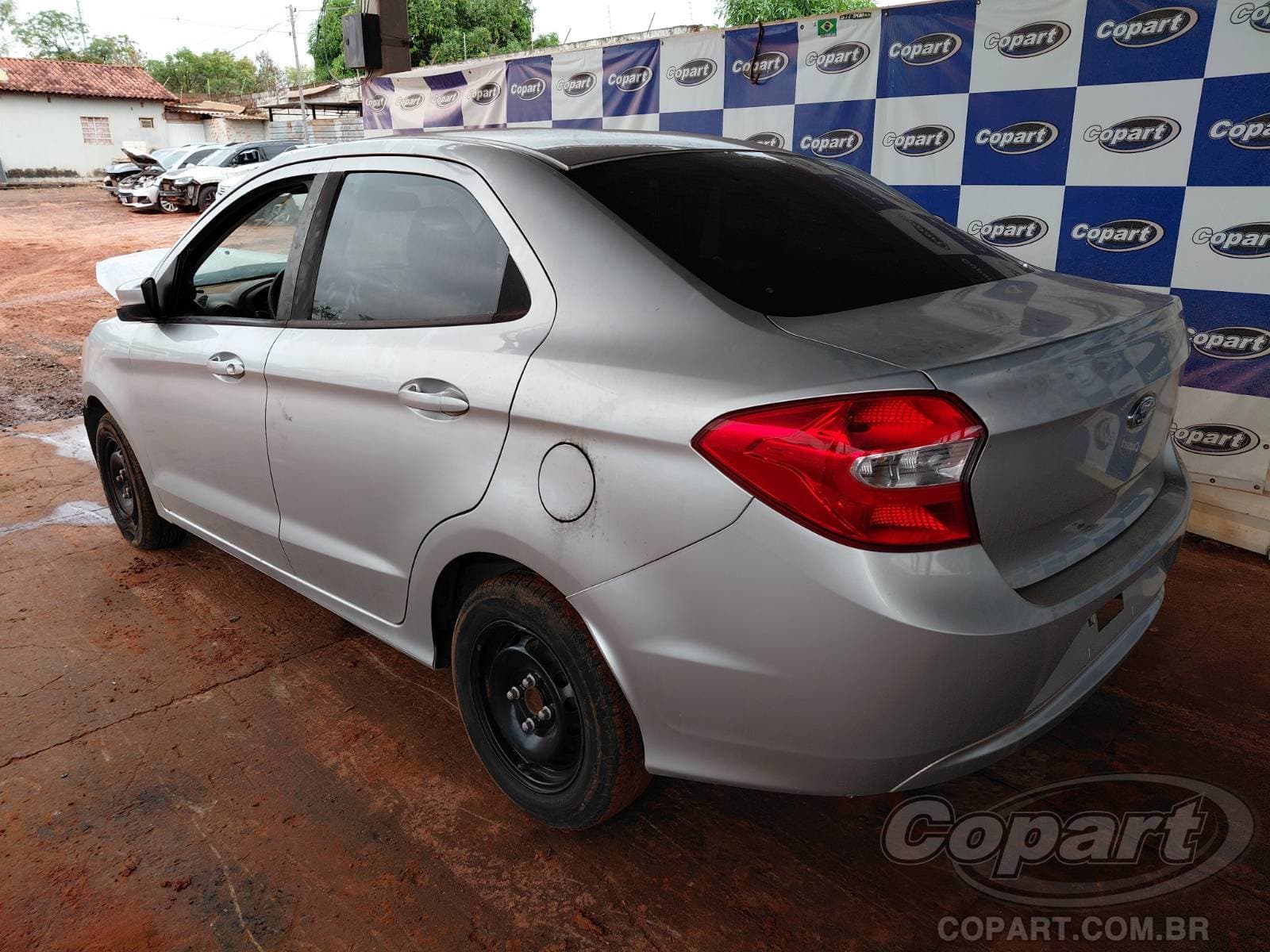 Ford KA Sedan 2015 — foto 3