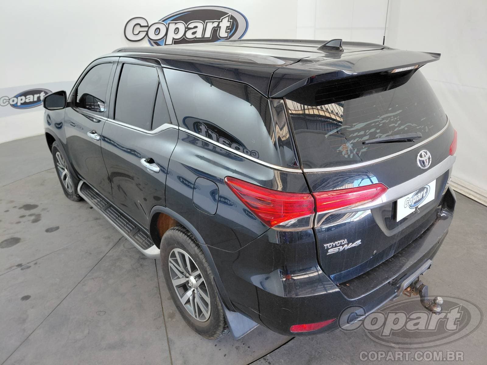Toyota SW4 2019 — foto 3