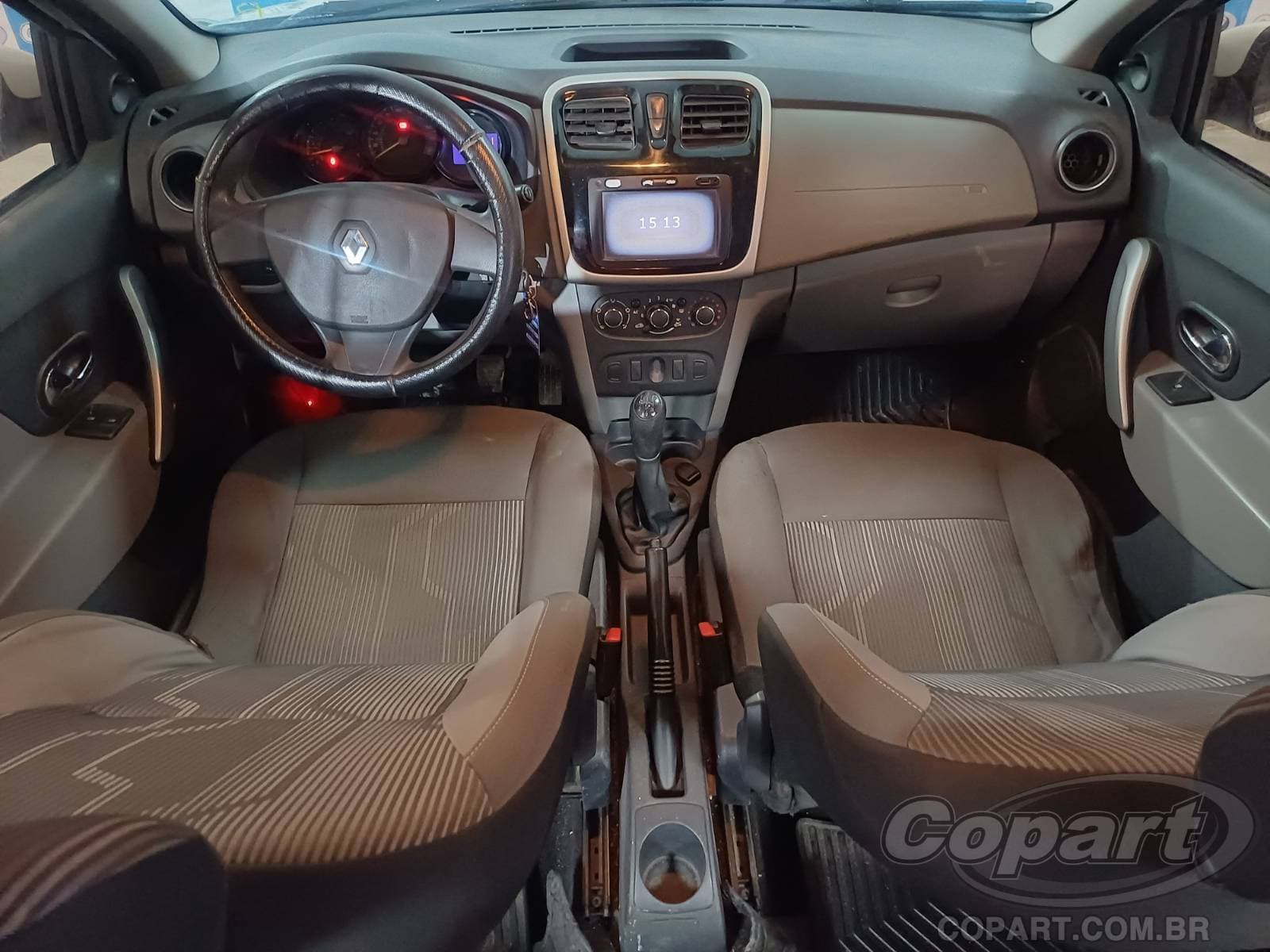 Renault Logan 2015 — foto 9