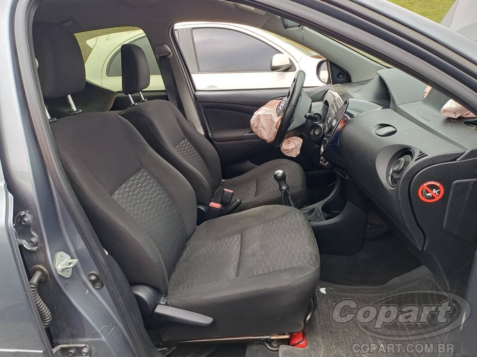Toyota Etios 2016 — foto 5