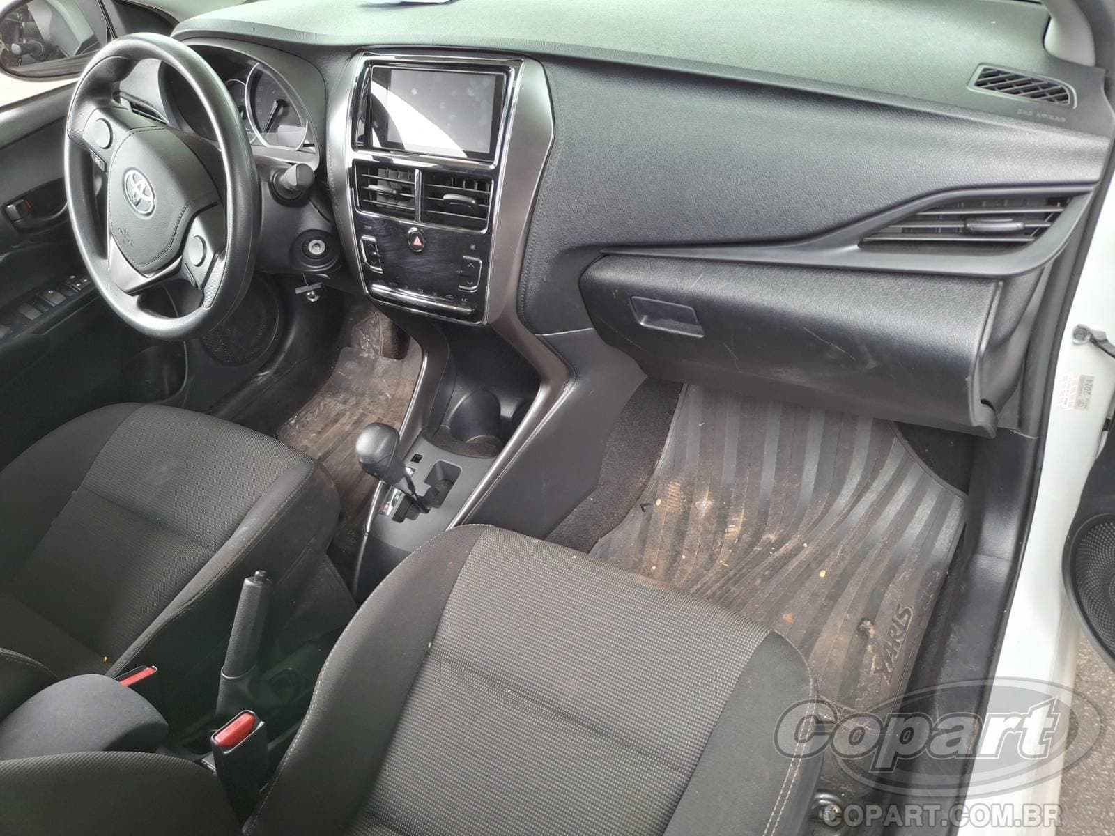 Toyota Yaris Seda 2025 — foto 9