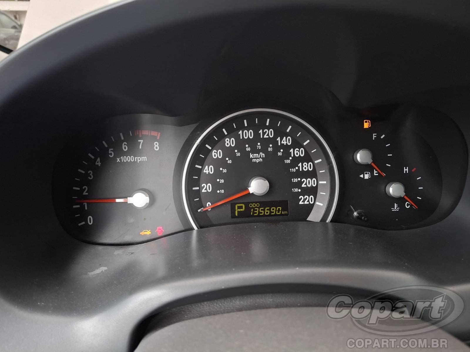 Kia Grand Carnival 2011 — foto 8