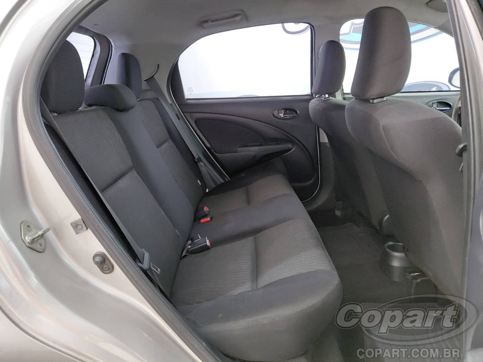 Toyota Etios 2018 — foto 6