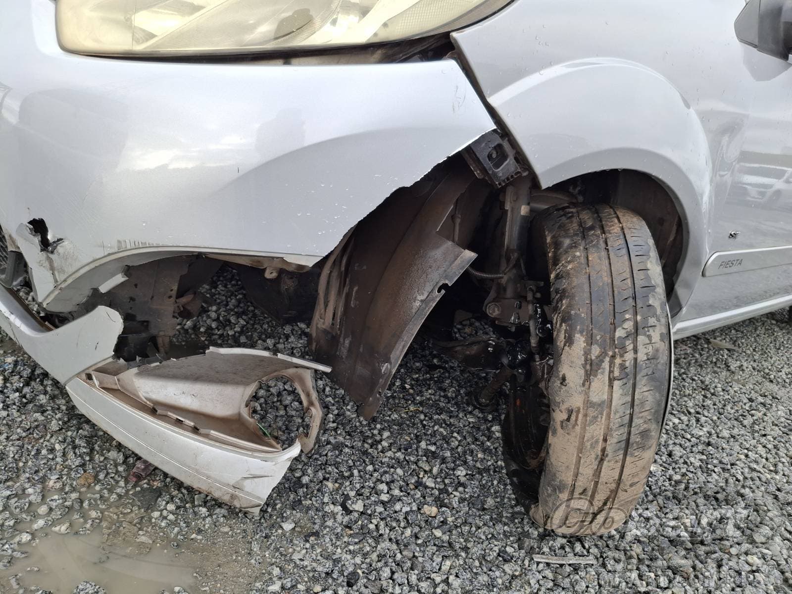 Ford Fiesta Sedan 2014 — foto 12