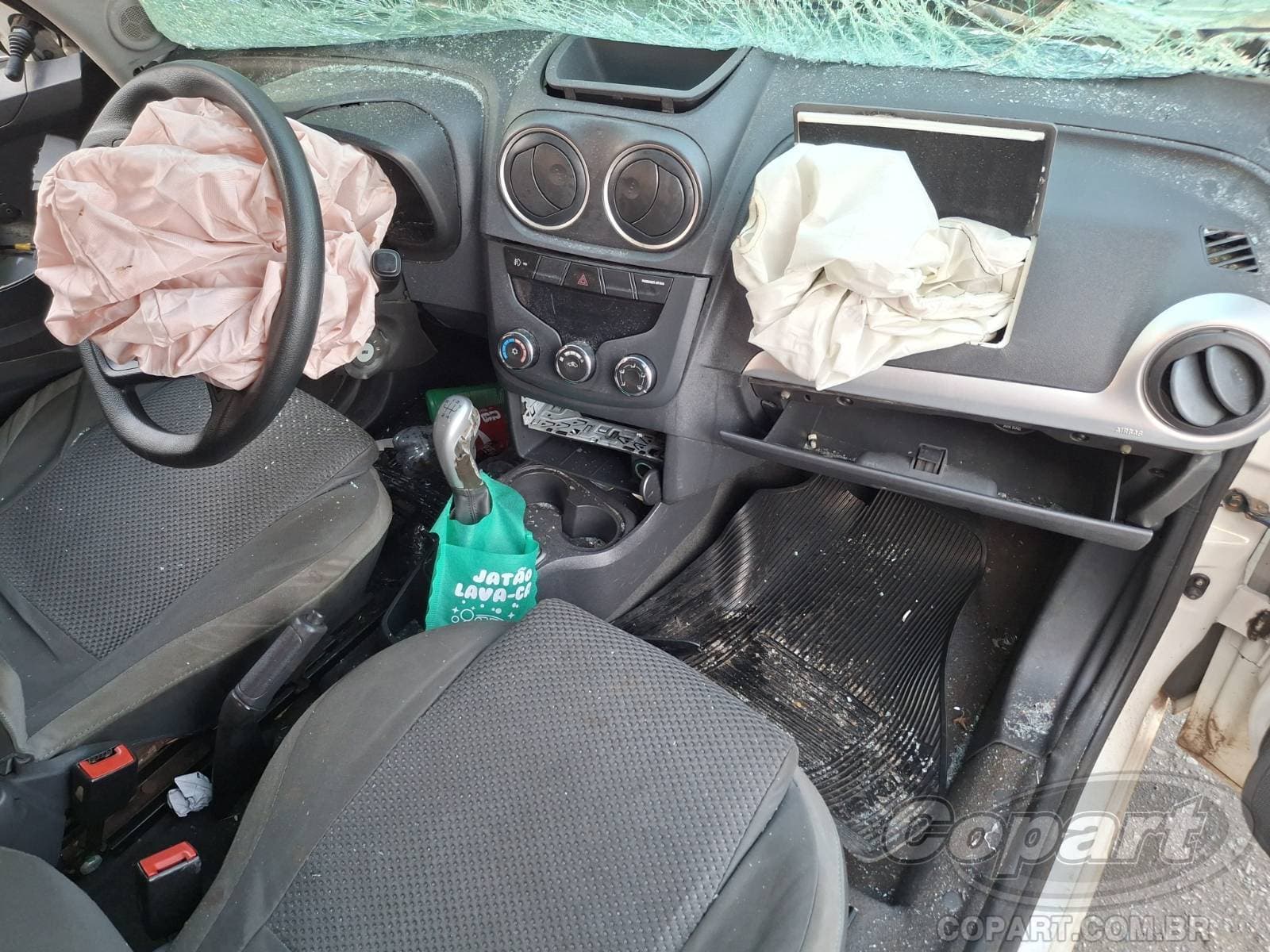 Chevrolet Montana 2015 — foto 9