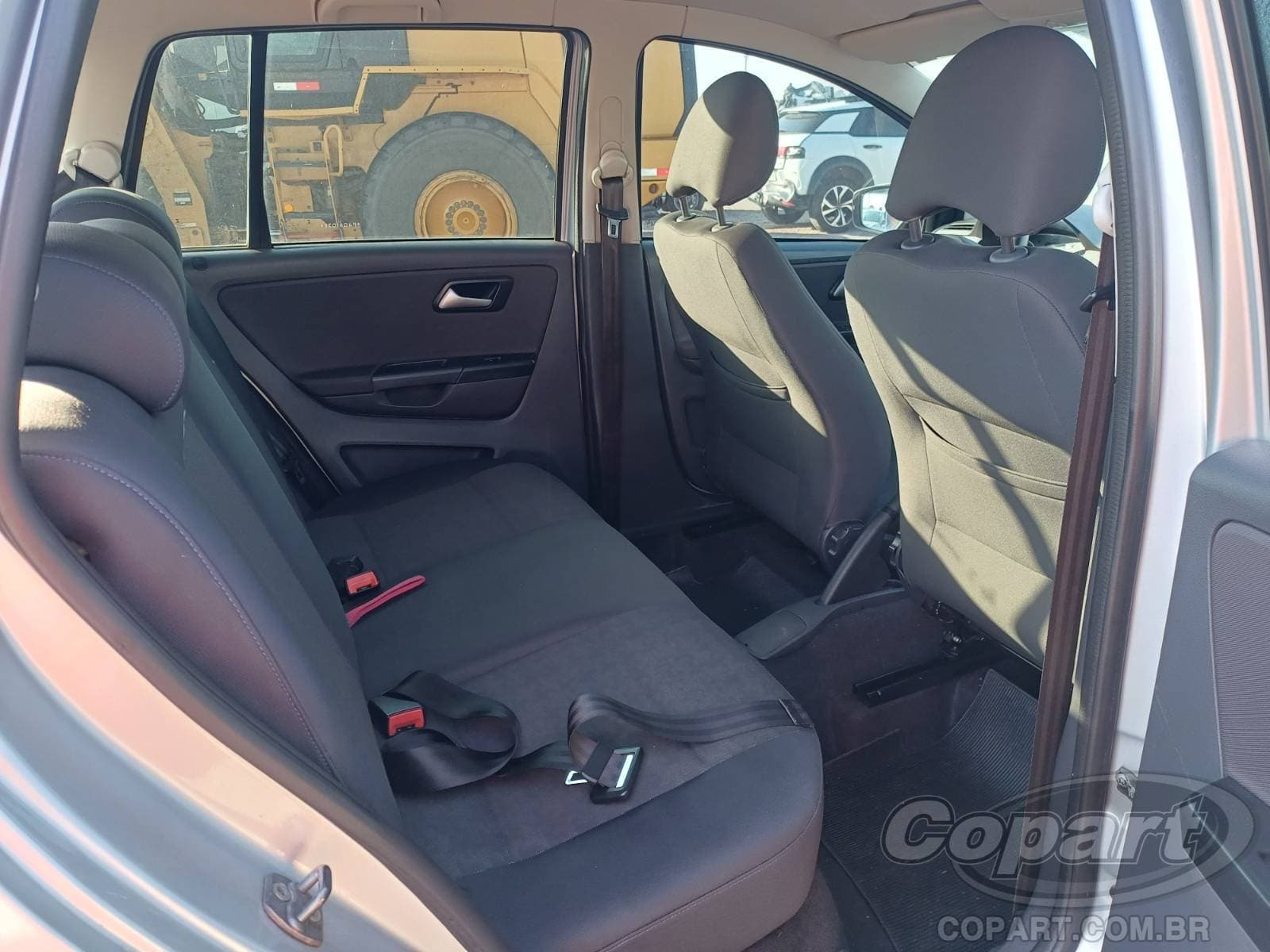 Volkswagen Spacefox 2015 — foto 6