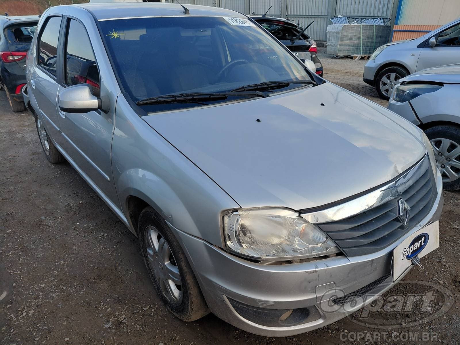 Renault Logan 1.6 HI-FLEX 2012