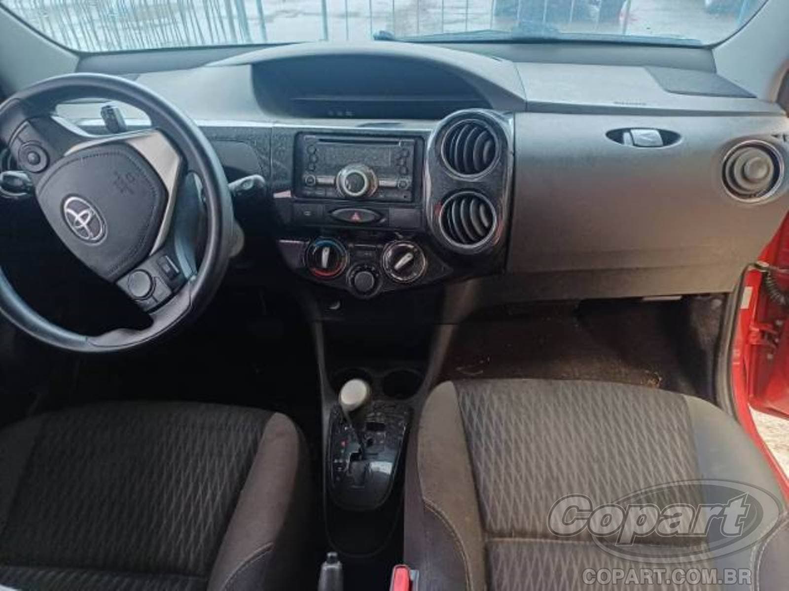 Toyota Etios 2017 — foto 9