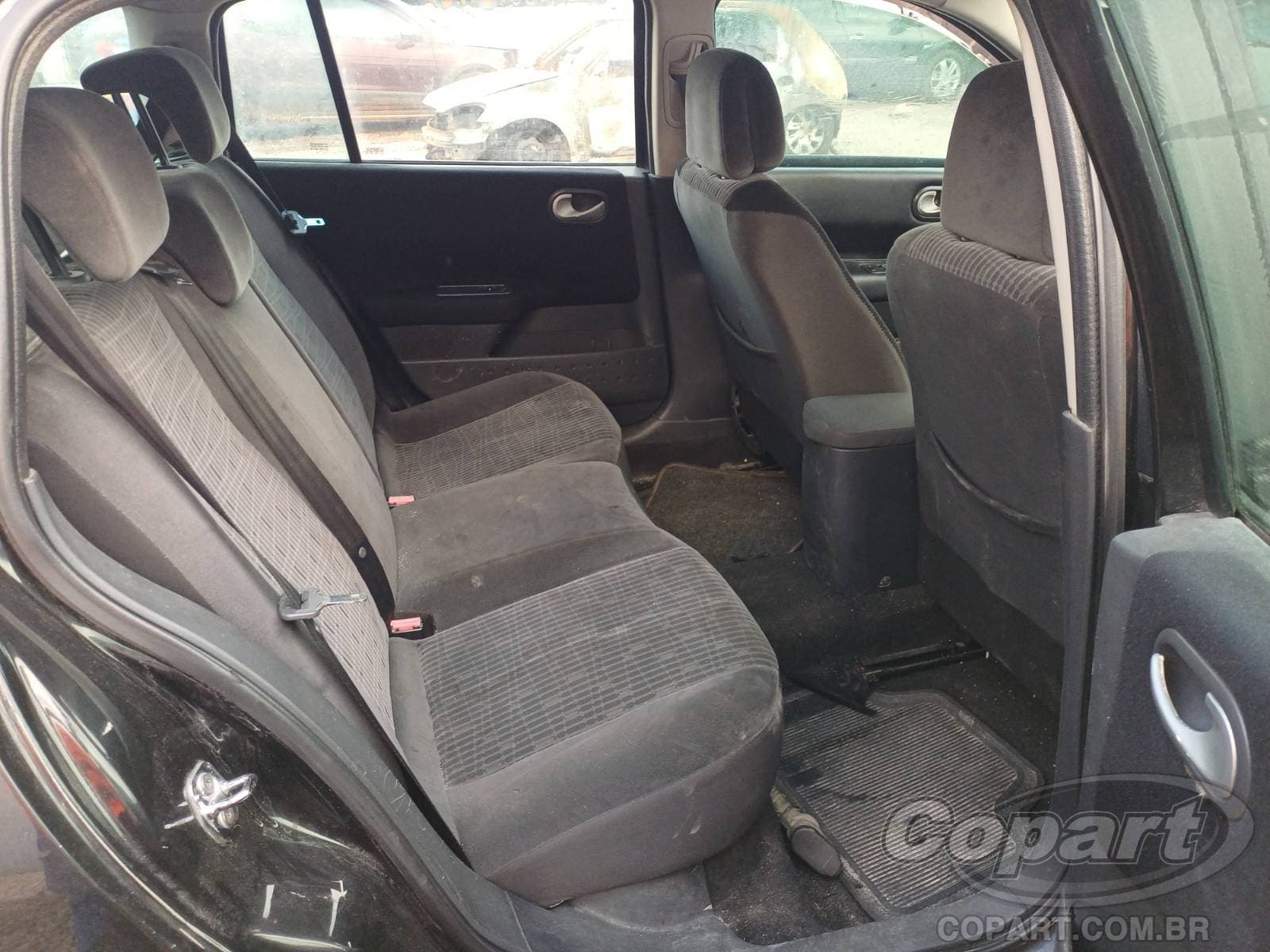 Renault Megane Grand Tour 2013 — foto 6