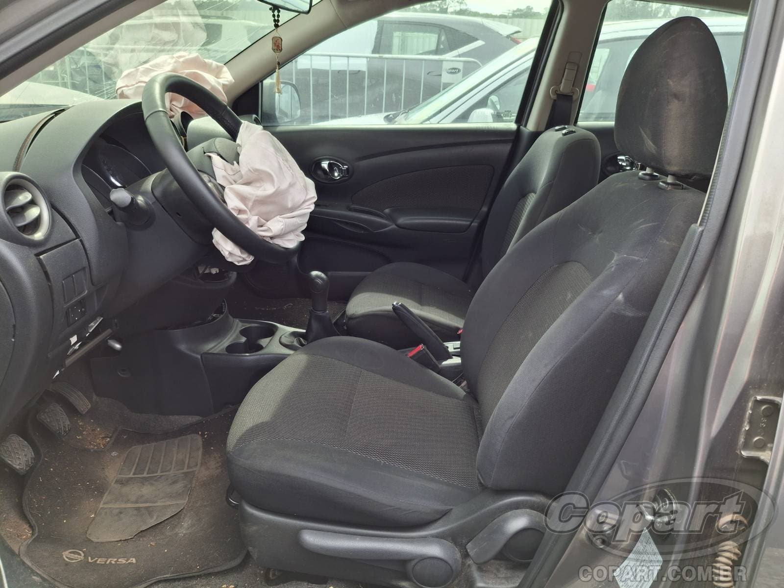 Nissan Versa 2014 — foto 5