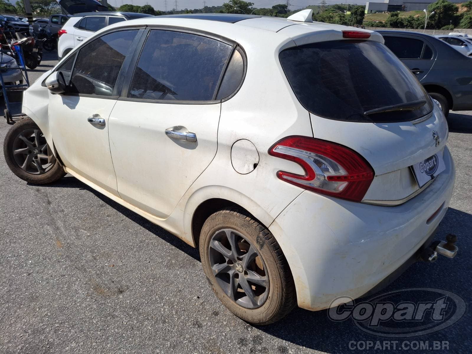 Peugeot 208 2014 — foto 3