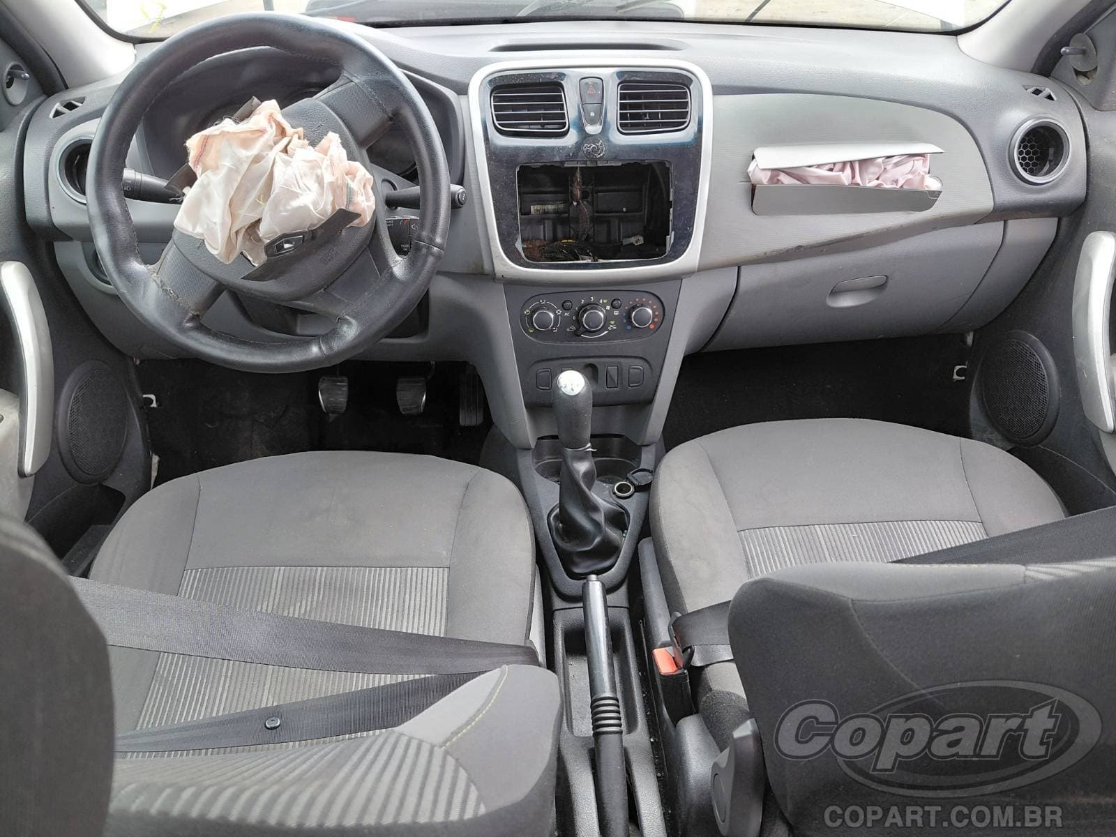 Renault Logan 2015 — foto 9
