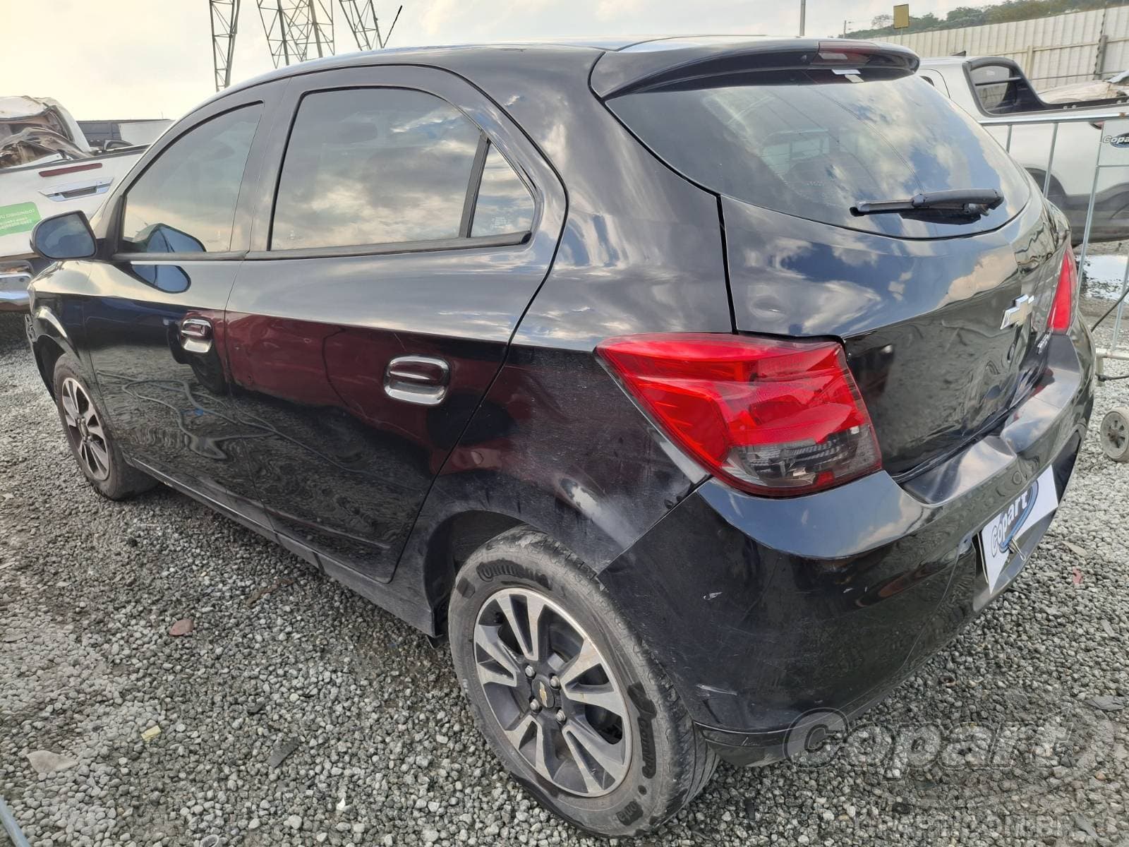 Chevrolet Onix 2015 — foto 3