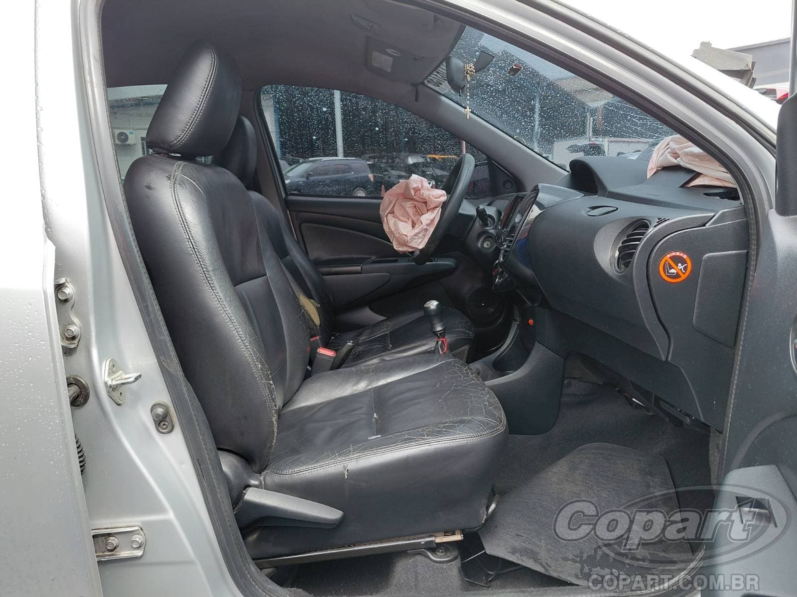 Toyota Etios Seda 2015 — foto 5