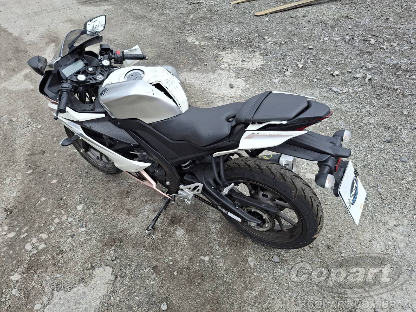 Yamaha YZF R15 2026 — foto 3